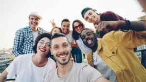 big friendgroup hanging out